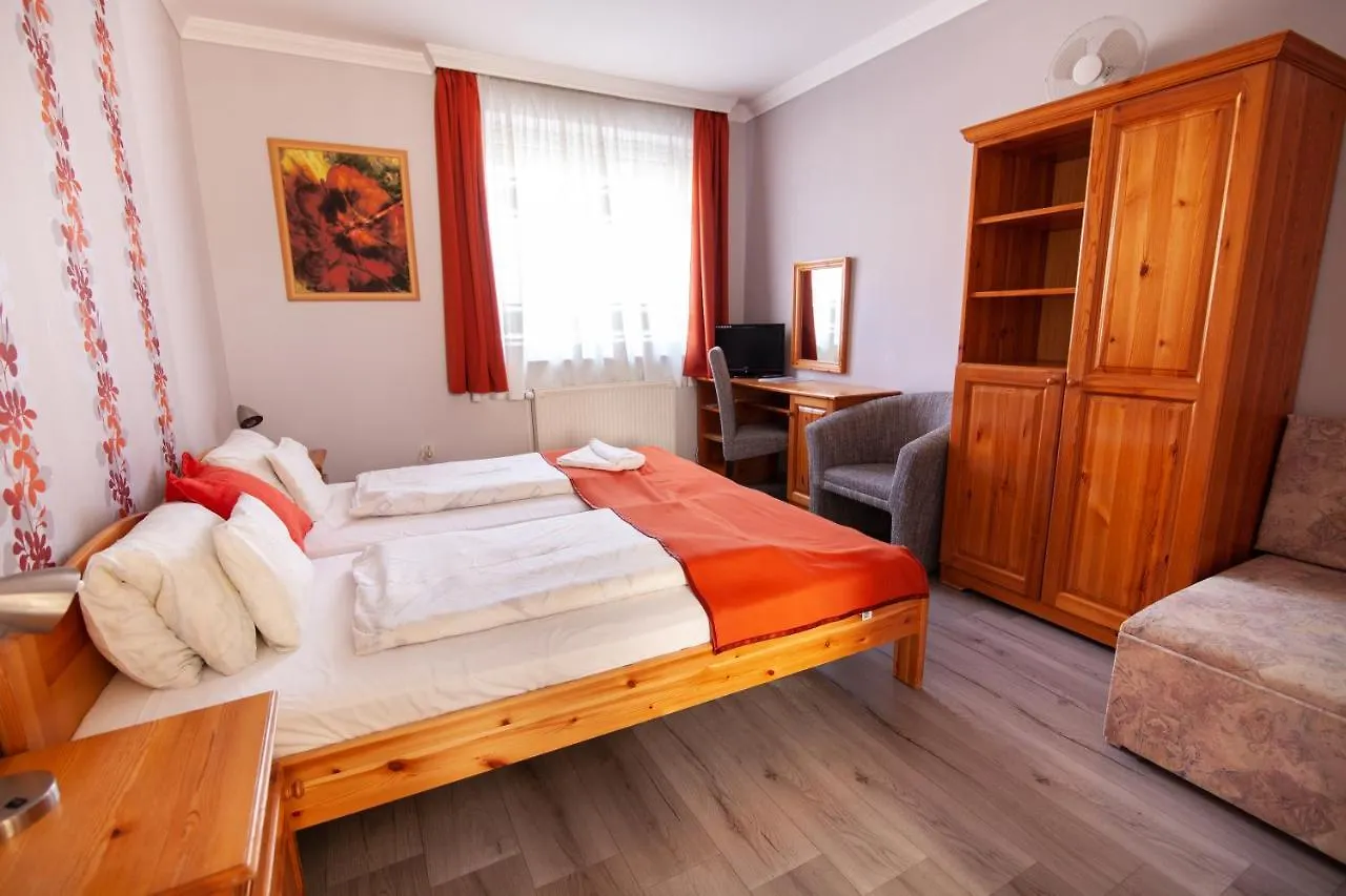 Guest house Aqua Vendeghaz Hotel Hajduszoboszlo Hungary